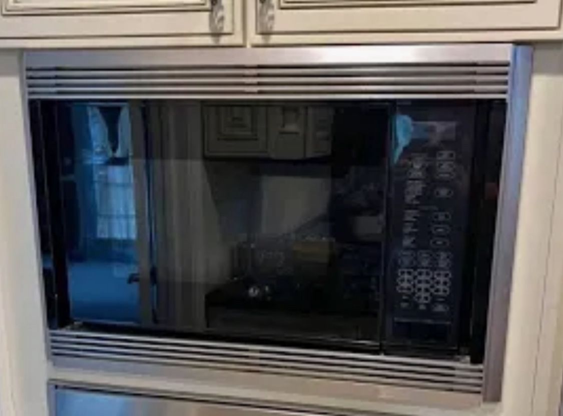 24” WOLF Microwave