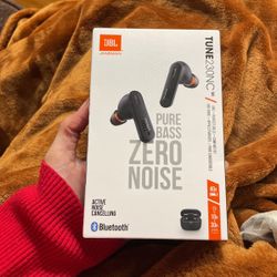 JBL Tune 230NC