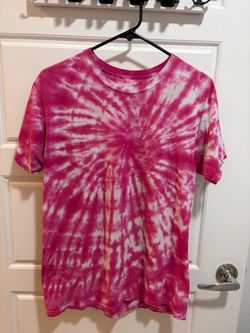 pink and white tie dye women’s shirt