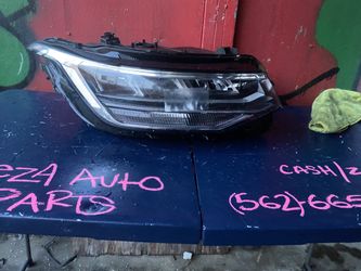 2022 2024 Volkswagen Tiguan passenger right headlight