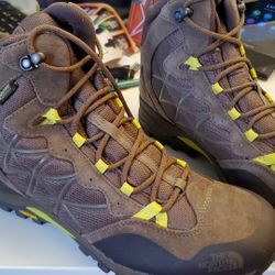 Women 10.5 The North Face Boots