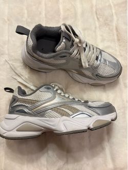 Used Reebok Royal Charge, women’s size 7