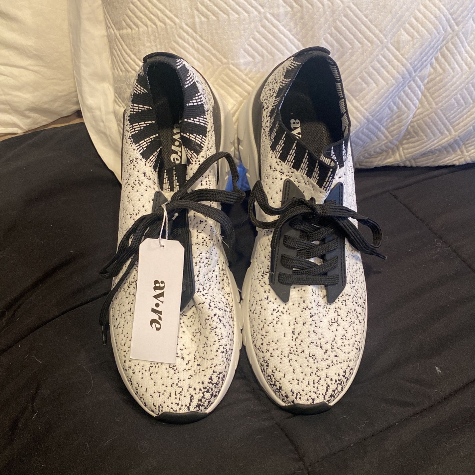 New Avre Life Swift Sneakers Size 10