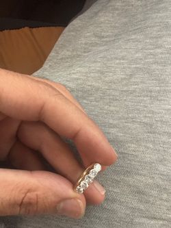 14K Gold Ring 5 Natural Diamonds