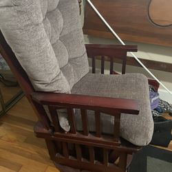 Glider Chair.       25 Dollars 