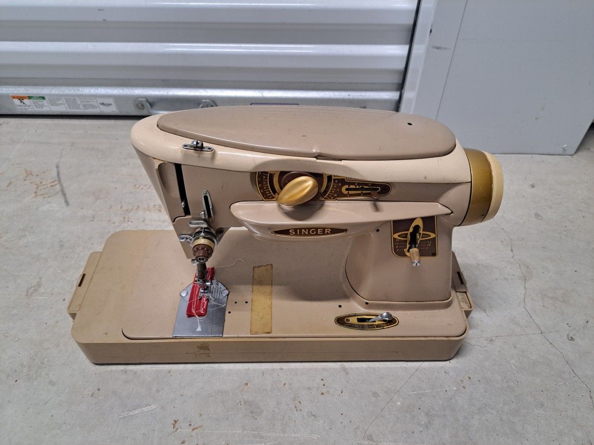 Singer Rocketeer- Super Nice With Case