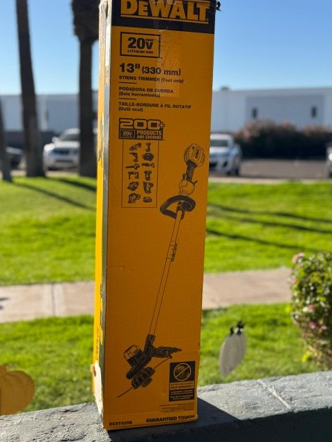 DEWALT
20V MAX 13 in. Cordless Battery Powered String Trimmer (Tool Only)