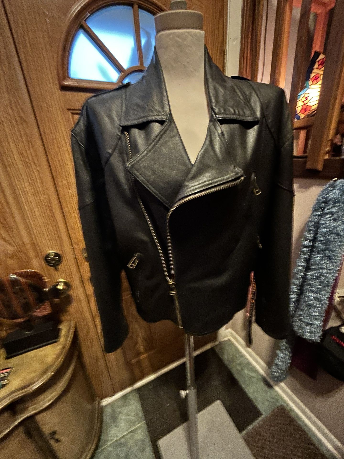 Woman’s Chia Black Leather Cropped Lined Zipper Jacket Coat Size XS Biker Jacket