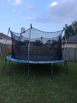 Outdoor large trampoline