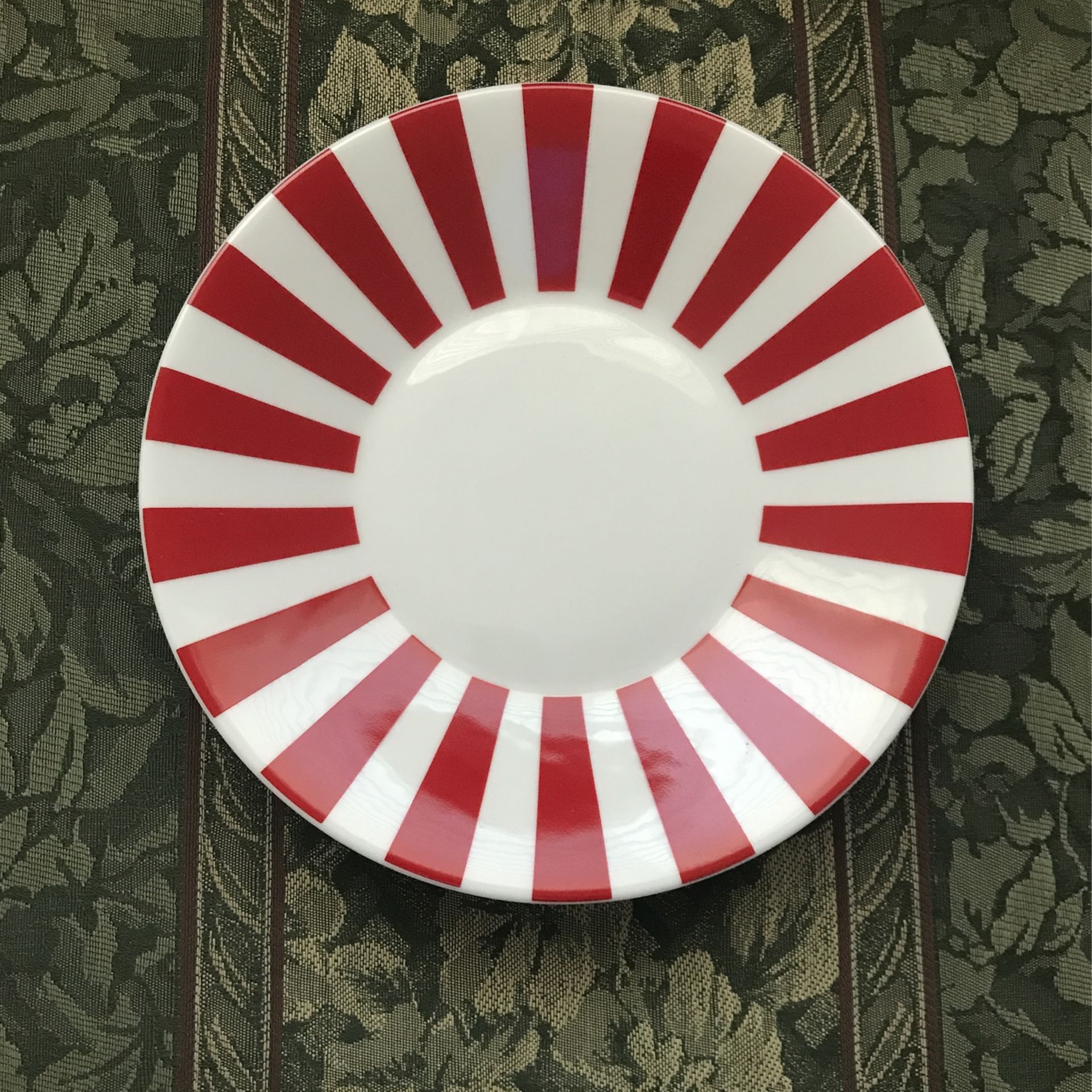 Crate And Barrel Peppermint Stripe Ceramic, 8 1/2”, Salad /dessert Plate