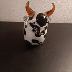 GORGEOUS NEW Art Glass 6" Cow Figurine.
