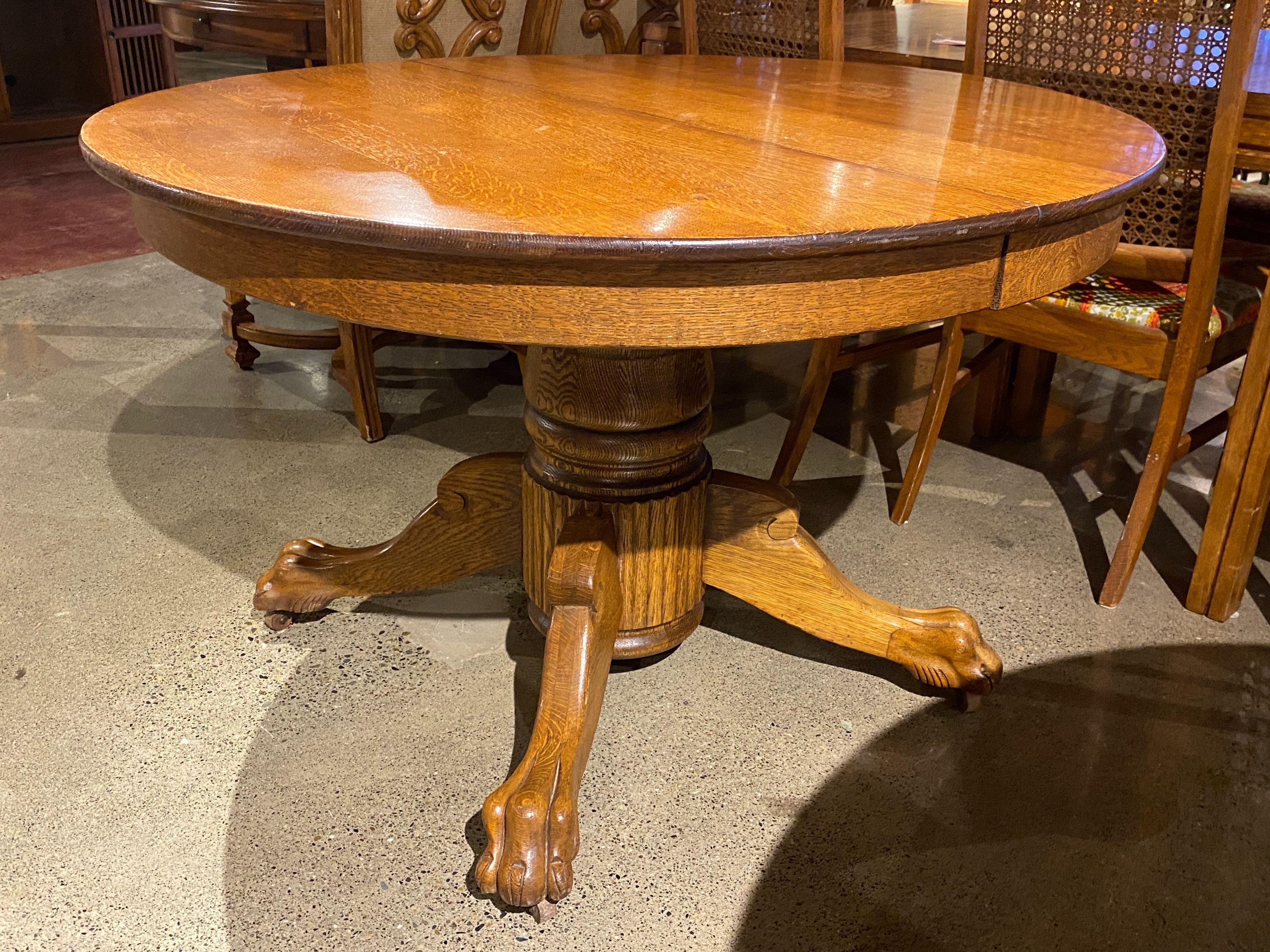 Round Old School Clawfoot Table