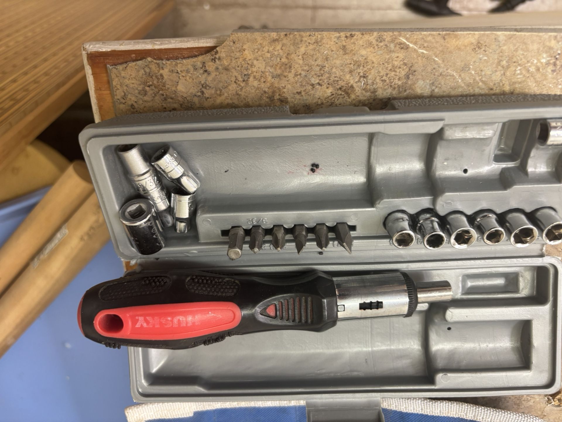 Small 1/4in Réversible Driver Set In Case