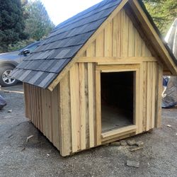 New Wooden Dog House 