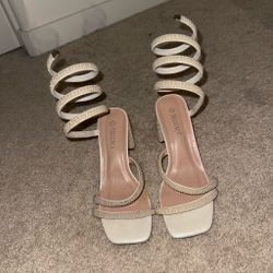 Delicacy Pearl Spiral Wrap Heeled Sandals