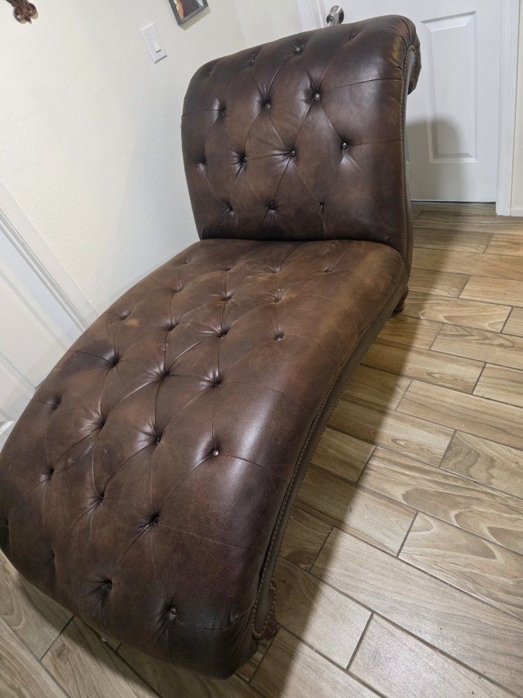 Chaise Lounge