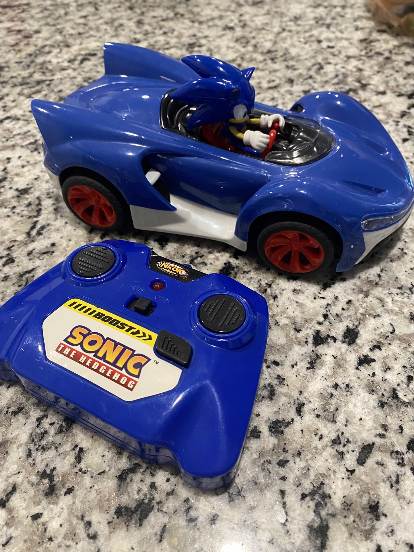 NKOK Sonic the Hedgehog 2.4 GHZ Turbo Boost RC Vehicle