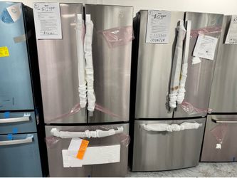33” French door refrigerator with internal water dispenser and ice maker