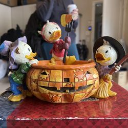 Halloween Walt Disney Showcase Collection