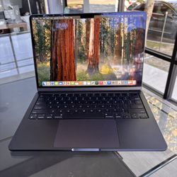 Apple Mackbook Air 13inch 2024 M3 Chip 16GBram 256SSD Finance Available! 90 Days Warranty !