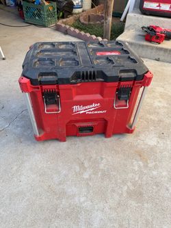 Milwaukee Packout tool box