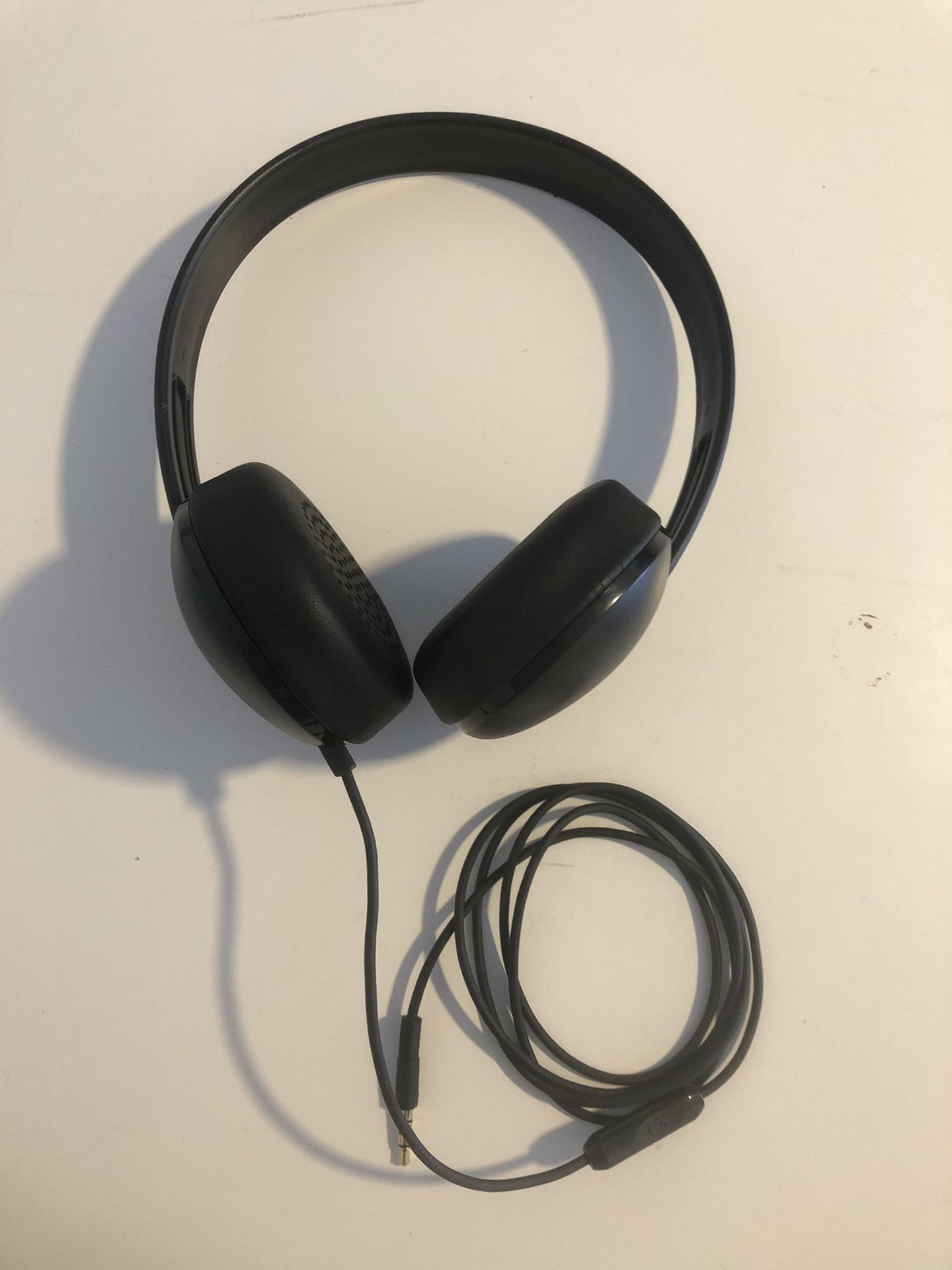 Skullcandy headphones with microphone for mobile phones