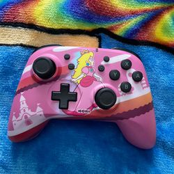 Princess Peach Wired Nintendo Switch Controller 