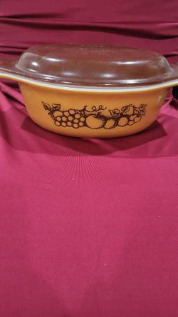 Vintage Pyrex Old Orchard 1.5 QT Ovenware Oval Casserole Dish with Brown Lid