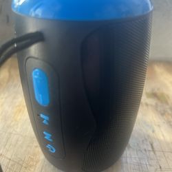 Speaker 🔈 Bluetooth &auxiliary 