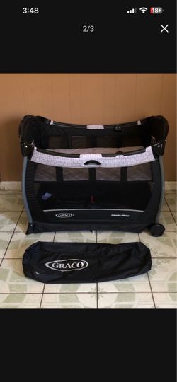 LIKE NEW GRACO PLAY PEN/ PACK AND PLAY!!!!