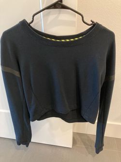 Women’s Nike crop sweatshirt size small