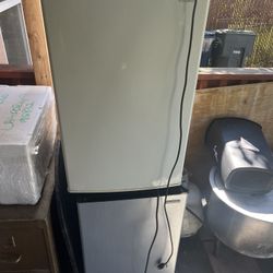 1 Mini Fridge 