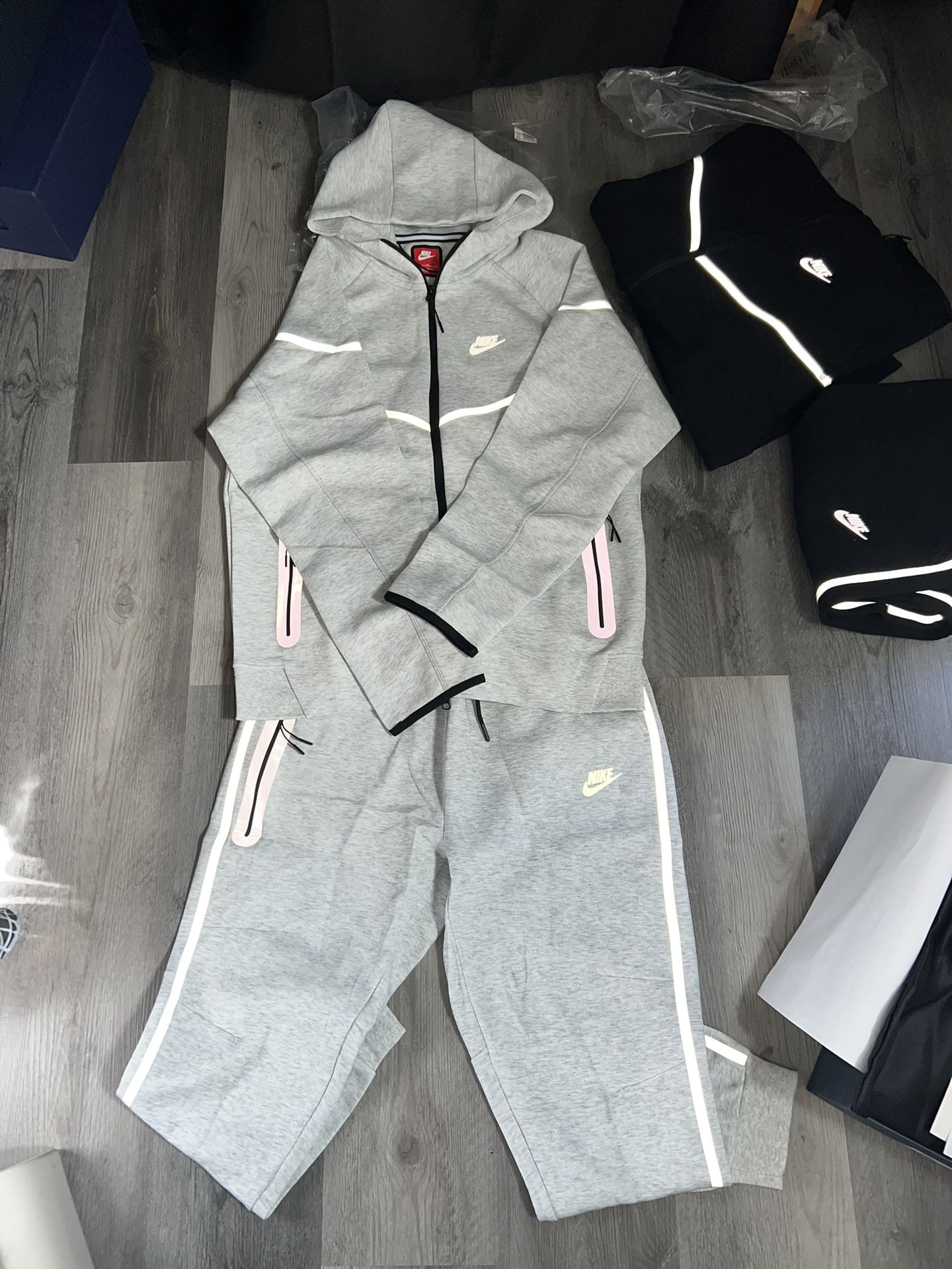 Nike Tech Reflective 