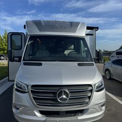 Leisure Travel RV