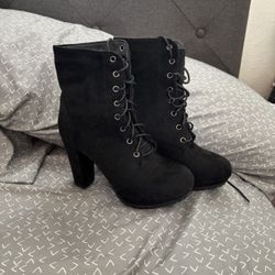 Woman’s Black Boots 