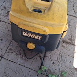 Like New Dewalt Vaccumm Make Me Reasonable Offer I Can Deliver To You Today