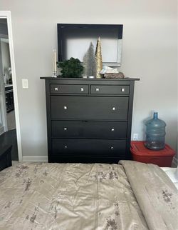 Queen bedroom set