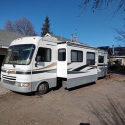 2004 Motorhome Fleetwood Terra Class A,31 feet,GM 8.1 vortex engine,GM Workhorse Chassis,unit very clean,38 k miles everything works as it should Clas