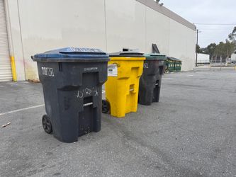 Trash bins FREE
