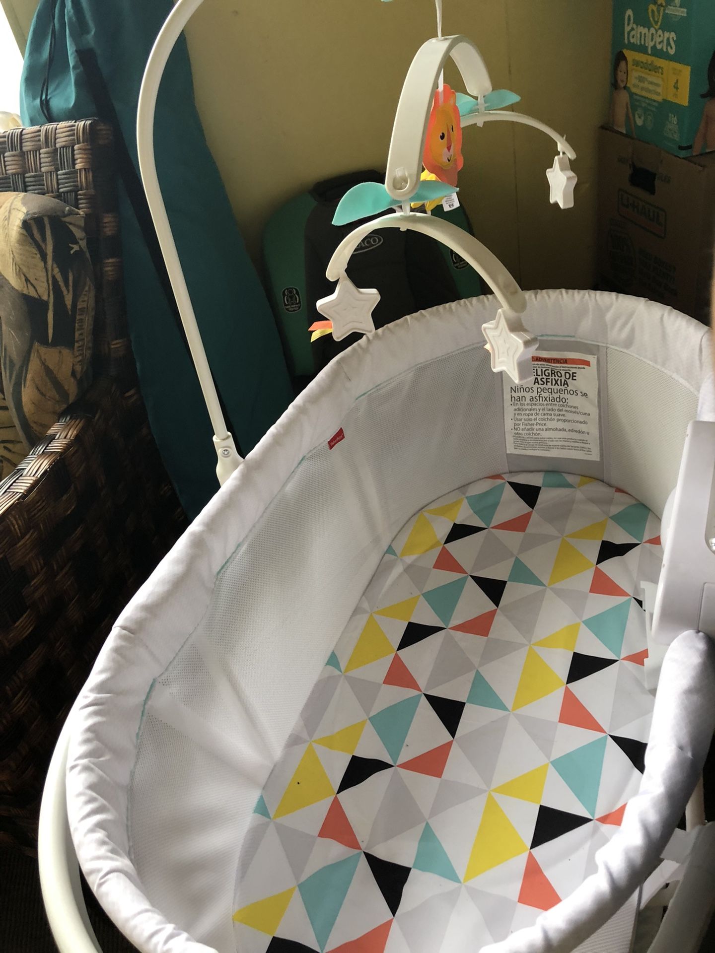 Fisher Price Soothing Motions Bassinet