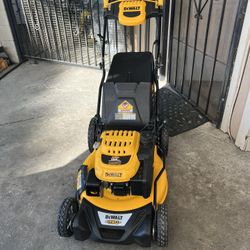 DEWALT 21 in. 196cc E-GOV Engine 3-in-1 Gas RWD Self-Propelled Lawn Mower with High Rear Wheels