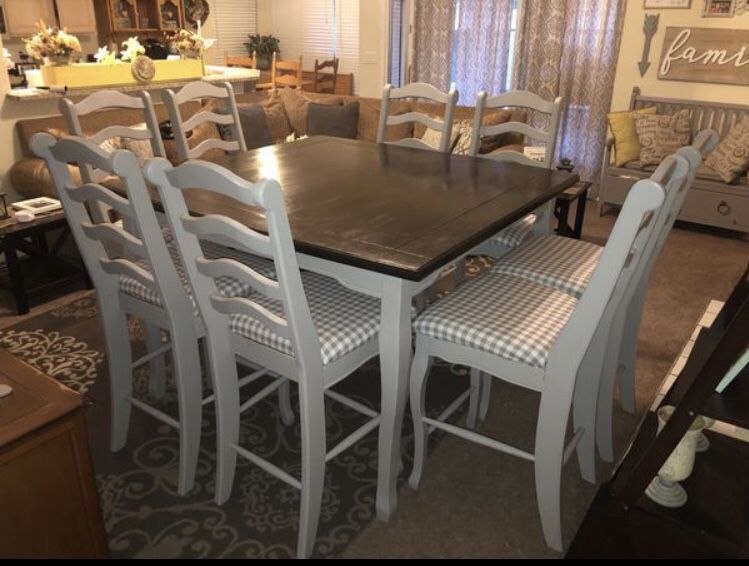 Kitchen table Counter Height and 8 chairs. $400obo