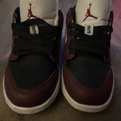 Mexican woman’s dunks SIZE 7