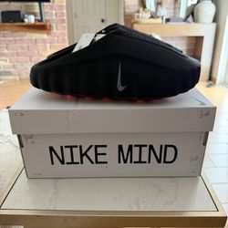 Nike Mind 001 