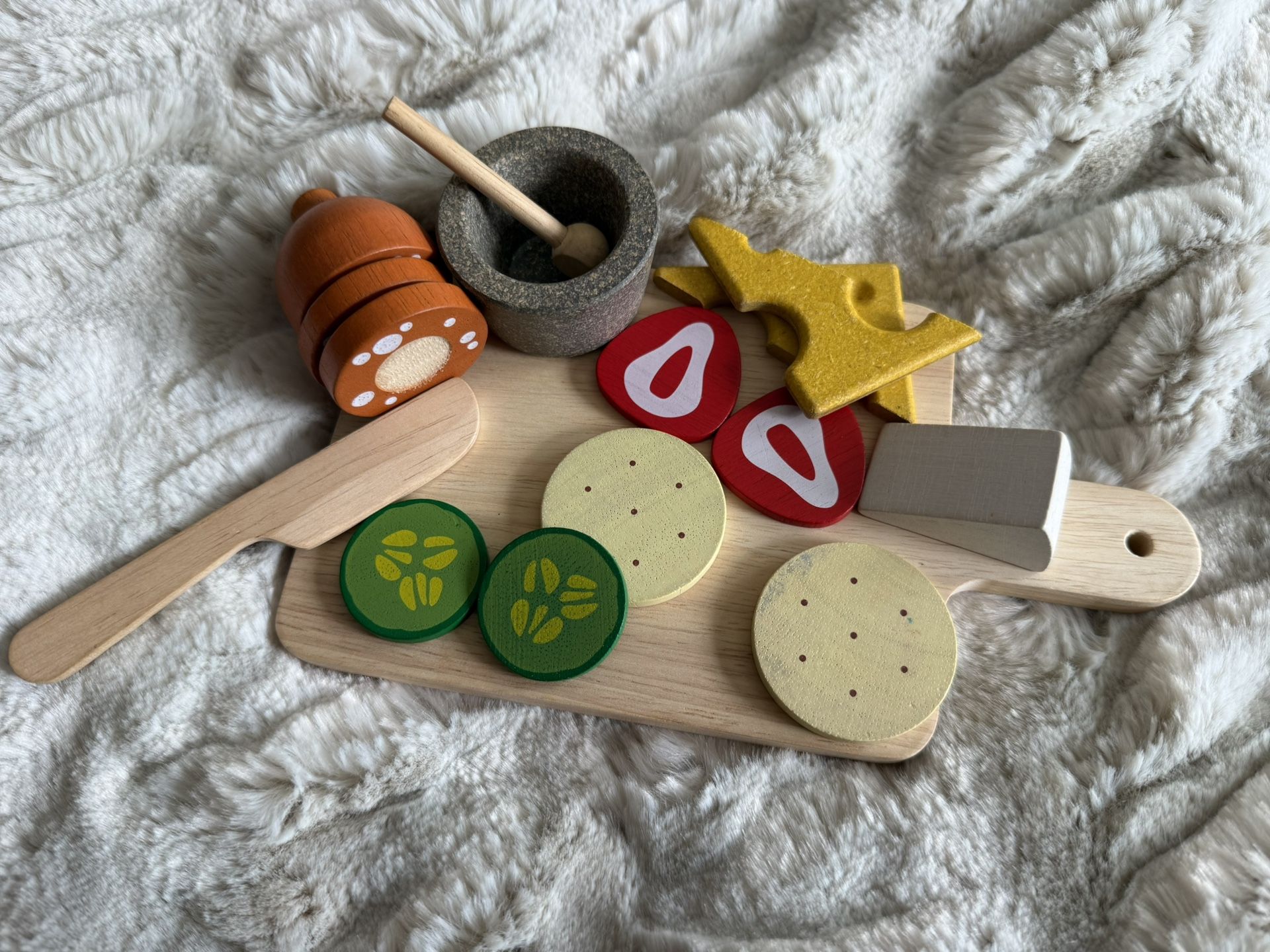 Plan toys play kitchen charcuterie set, excellent condition. Pet and smoke free home. Pick up Oviedo.