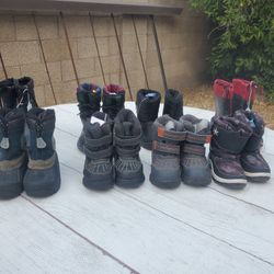Boys Toddler Snow Boots Size 9 (See Description)