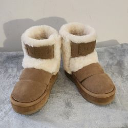 UGG Classic Chillapeak Genuine Shearling Trimmed Suede Boots Size: 7 Color: Chestnut 