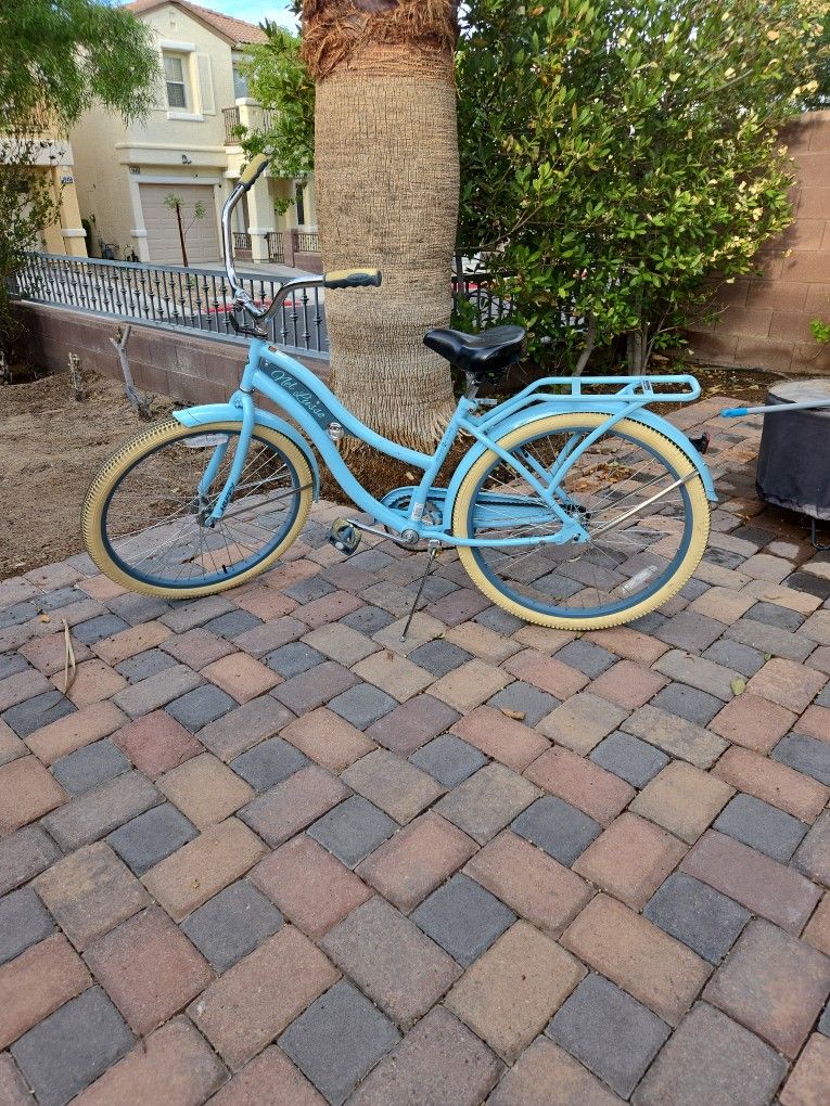 Like New Huffy Nel Lusso Girls Beach Cruiser