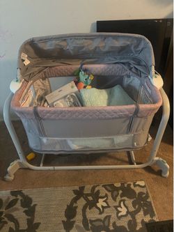 Baby bedside bassinet