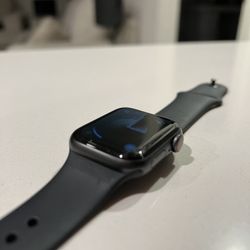Apple Watch Series 6 (GPS + Cellular) 40mm 